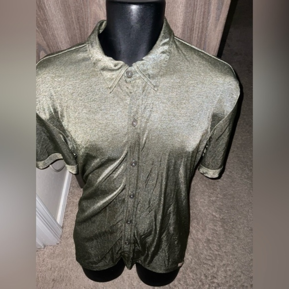 Men’s used green button down short sleeve polo NO Fear size L